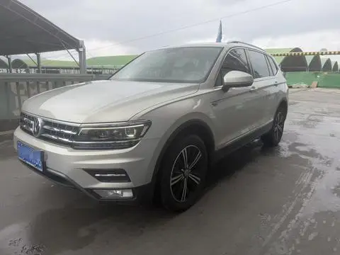 Volkswagen Tiguan L 2019 — фото 1