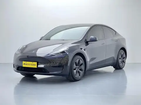 Tesla Model Y 2024 — фото 1
