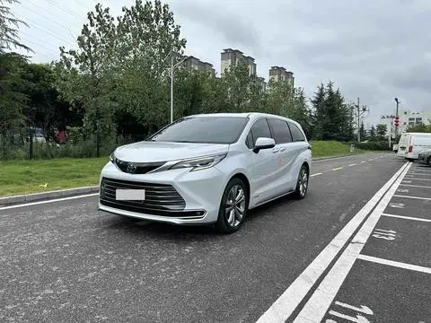 Toyota 赛那 2021
