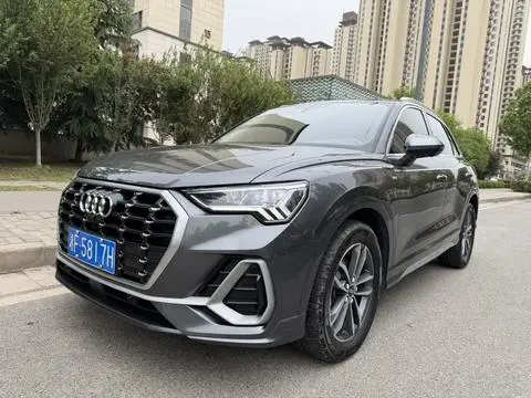 Audi Q3 2022 — фото 1