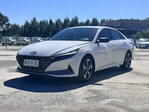 Hyundai Elantra 2022 — фото 1