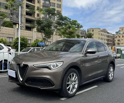 Alfa Romeo Stelvio斯坦维 2017