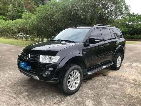 Mitsubishi 帕杰罗·劲畅 2013