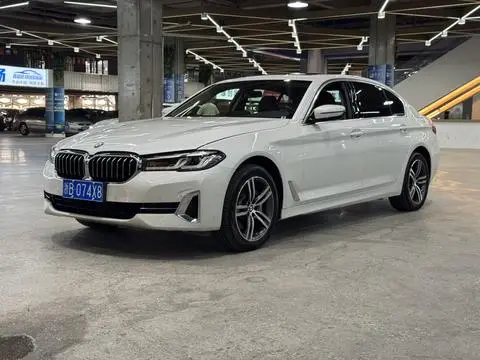 BMW 5 Series 2022 — фото 1
