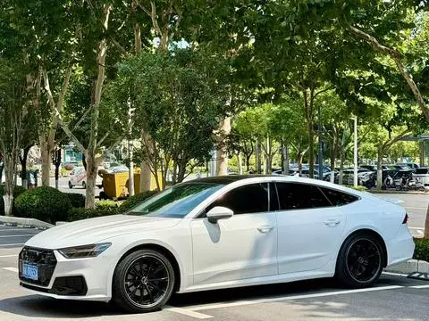 Audi A7 2021 — фото 1