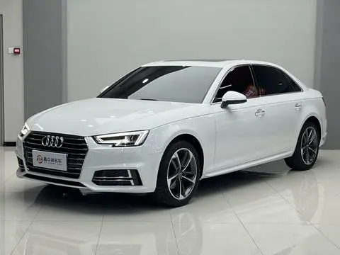Audi A4L 2019 — фото 1