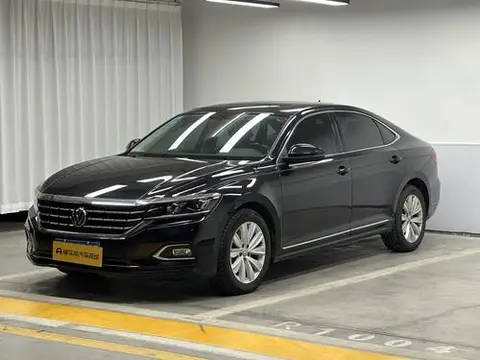 Volkswagen Passat 2019 — фото 1