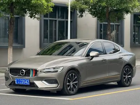 Volvo S60 2022