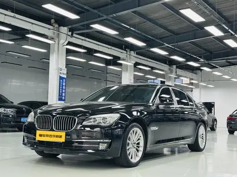 BMW 7 Series 2014 — фото 1