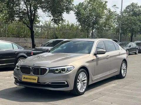 BMW 5 Series 2019 — фото 1