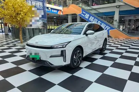 Geely L6 2025
