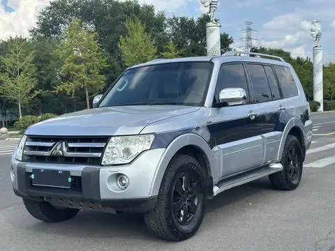 Mitsubishi 帕杰罗 2007