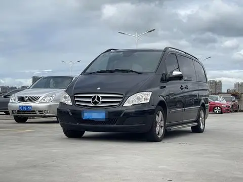 Mercedes-Benz 唯雅诺 2013
