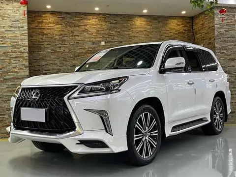 Lexus LX 2023 — фото 1