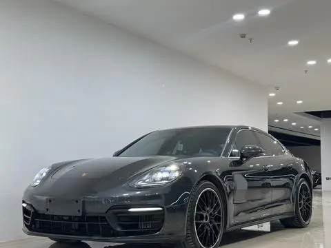 Porsche Panamera 2023