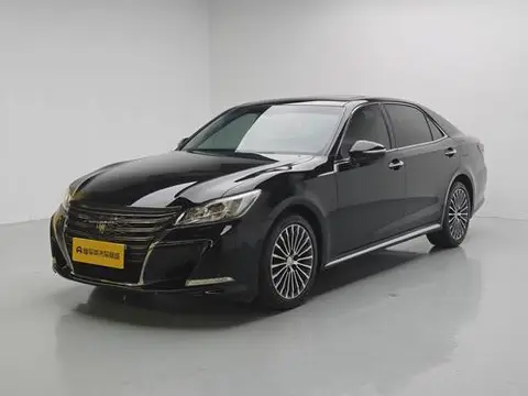 Toyota Crown 2018