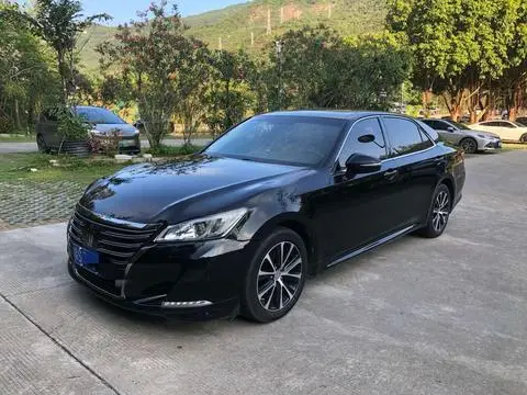 Toyota Crown 2018