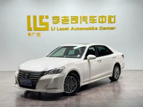 Toyota Crown 2017