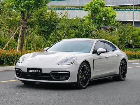 Porsche Panamera 2023 — фото 1