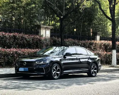 Volkswagen Passat 2024