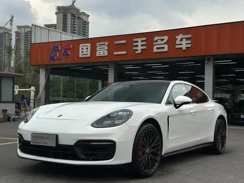 Porsche Panamera 2021