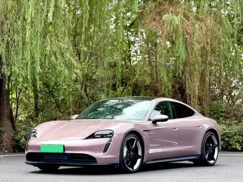 Porsche Taycan 2022