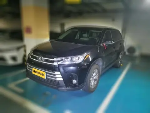 Toyota Highlander 2018 — фото 1