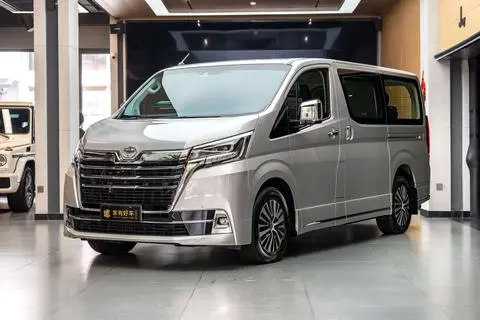 Toyota Granvia 2023 — фото 1