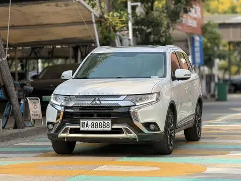 Mitsubishi 欧蓝德 2020