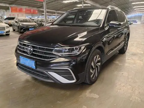 Volkswagen Tiguan L 2023 — фото 1