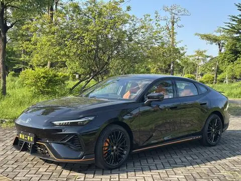 Changan UNI-V 2025