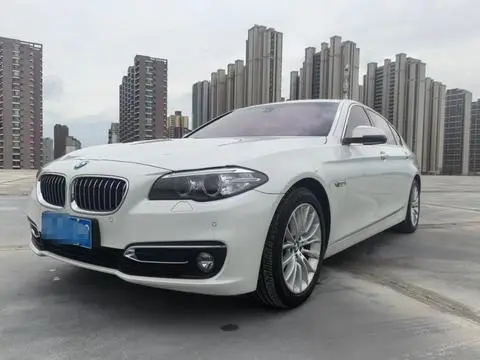 BMW 5 Series 2017 — фото 1
