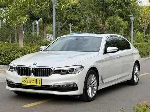 BMW 5 Series 2018 — фото 1