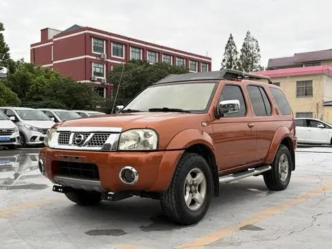 Nissan 帕拉丁 2010