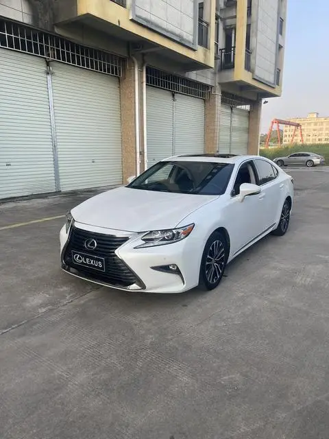 Lexus ES 2016