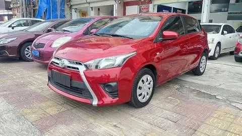 Toyota YARIS L 2015