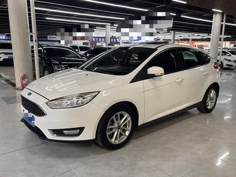 Ford Focus 2015 — фото 1