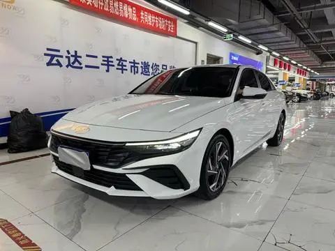 Hyundai Elantra 2023