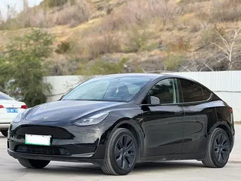 Tesla Model Y 2023 — фото 1