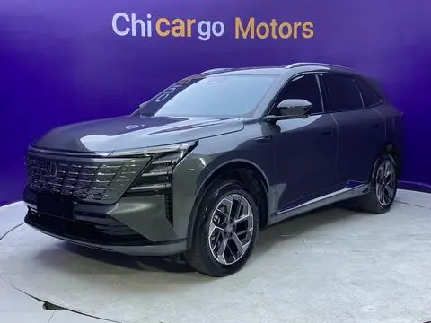 Changan CS75 PLUS 2025 — фото 1