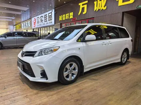 Toyota SIENNA 2020 — фото 1