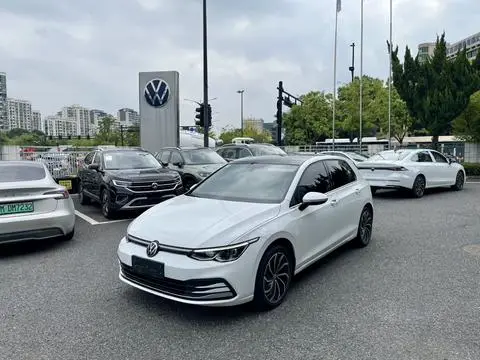 Volkswagen Golf 2021