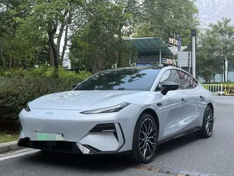 Geely E8 2024