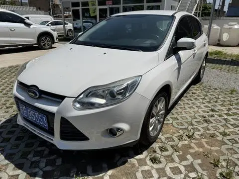 Ford Focus 2012 — фото 1
