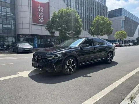 Volkswagen Passat 2025