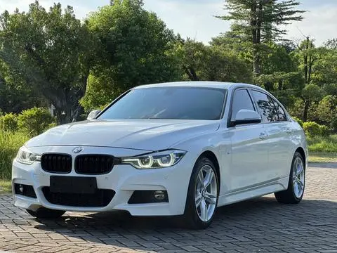 BMW 3 Series 2018 — фото 1