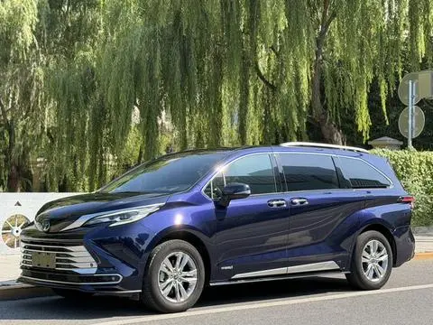 Toyota 赛那 2021 — фото 1