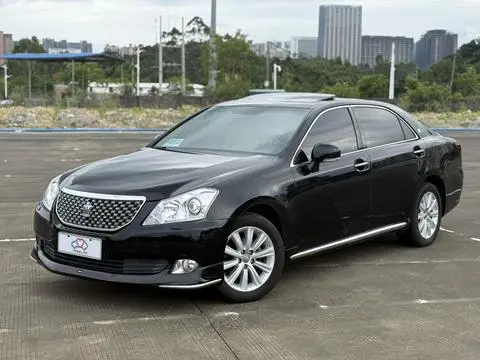 Toyota Crown 2011