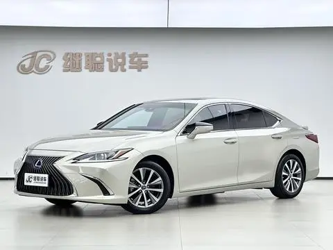 Lexus ES 2020