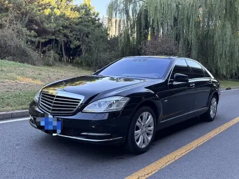Mercedes-Benz S-Class 2011